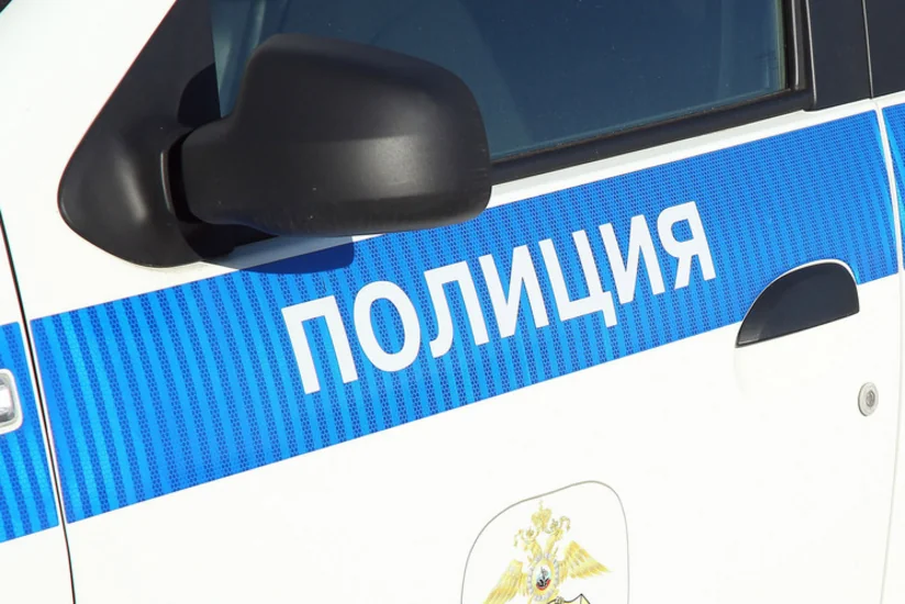 На юге Москвы неизвестный выбросил петарду из окна, пострадал подросток