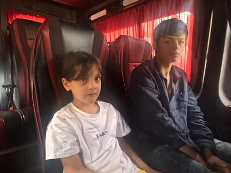 Şükürbəyliyə yola salınan köç karvanı çatıb, mənzillərin açarları təqdim olunub - YENİLƏNİB
