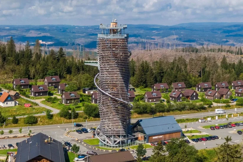 Tragedy as three die after falling from popular observation tower in Germany