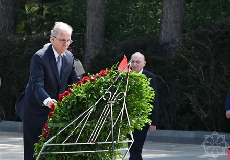 Fələstinin Baş naziri Fəxri xiyabanı ziyarət edib