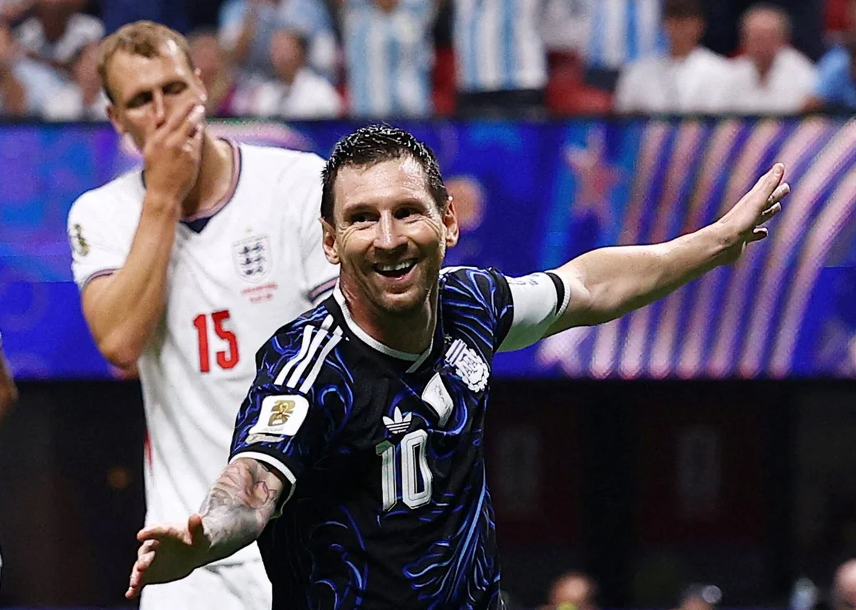 Argentina beat England to reach World Cup final