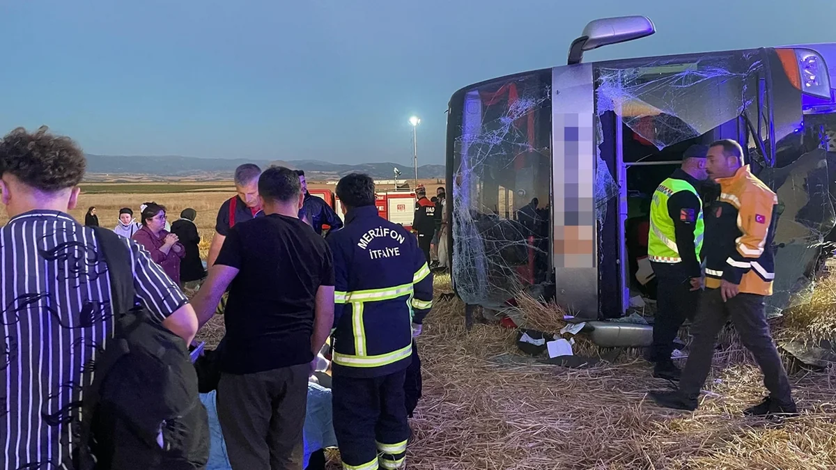 Türkiyədə avtobus aşıb, 46 nəfər yaralanıb