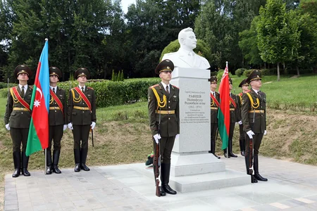 Kərim Vəliyev Belarusda hərbi obyektləri ziyarət edib