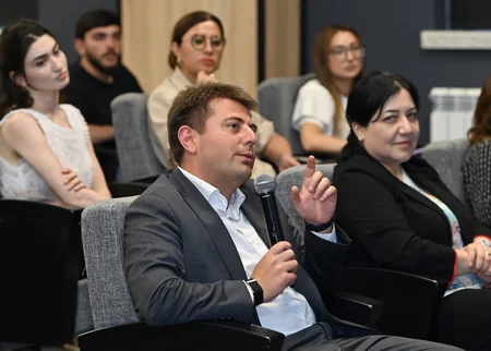 Jurnalistlər üçün Təhsildə rəqəmsallaşma mövzusunda ilk təlim keçirilib