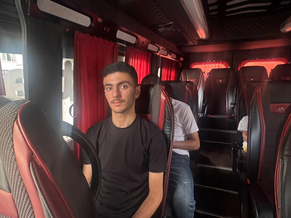 Şükürbəyliyə yola salınan köç karvanı çatıb, mənzillərin açarları təqdim olunub - YENİLƏNİB
