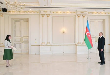President Ilham Aliyev received credentials of Ireland's newly appointed ambassador