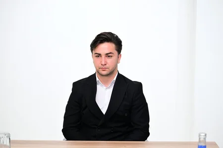 Adil Kərimli Şuşada vətəndaşları qəbul edib
