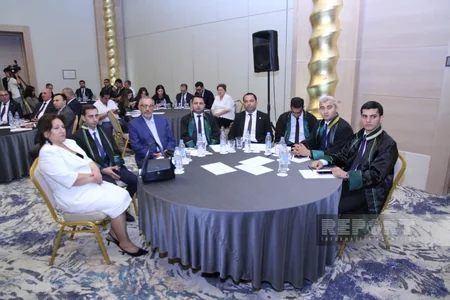 VK Rəyasət Heyətinin geniştərkibli iclası və vəkilliyə namizədlərin andiçmə mərasimi keçirilib
