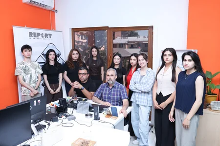 Təhsil eksperti Far.Az Media Məktəbində: İxtisaslaşmaq şəxsi brendin ilkin təməlidir