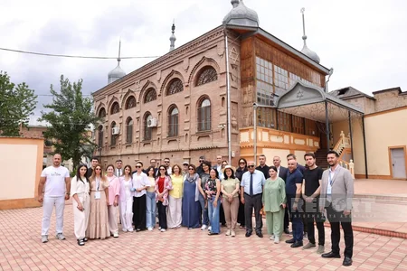 Qusarda dini mövzuda konfransın iştirakçıları Qubada dini ziyarətgahlarla tanış olublar