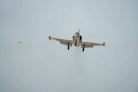 Azerbaijani pilots conduct complex combat maneuver tasks