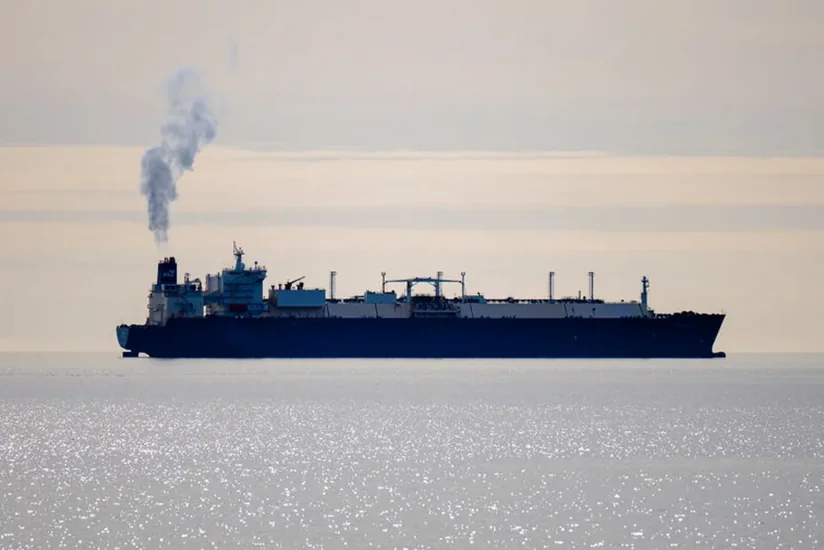 UKMTO: Omanın Xəsəb şəhəri yaxınlığında tanker naməlum mərmi ilə vurulub