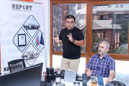 Təhsil eksperti Far.Az Media Məktəbində: İxtisaslaşmaq şəxsi brendin ilkin təməlidir