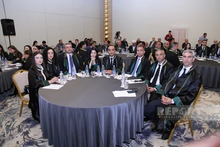 VK Rəyasət Heyətinin geniştərkibli iclası və vəkilliyə namizədlərin andiçmə mərasimi keçirilib