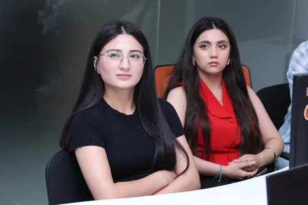 Təhsil eksperti Far.Az Media Məktəbində: İxtisaslaşmaq şəxsi brendin ilkin təməlidir