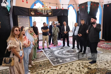 Qusarda dini mövzuda konfransın iştirakçıları Qubada dini ziyarətgahlarla tanış olublar