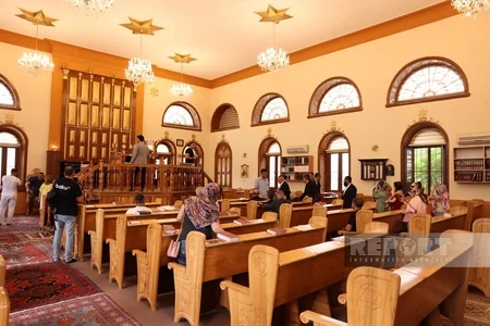 Qusarda dini mövzuda konfransın iştirakçıları Qubada dini ziyarətgahlarla tanış olublar
