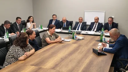 Zaur Mikayılov Füzulidə vətəndaşları qəbul edib
