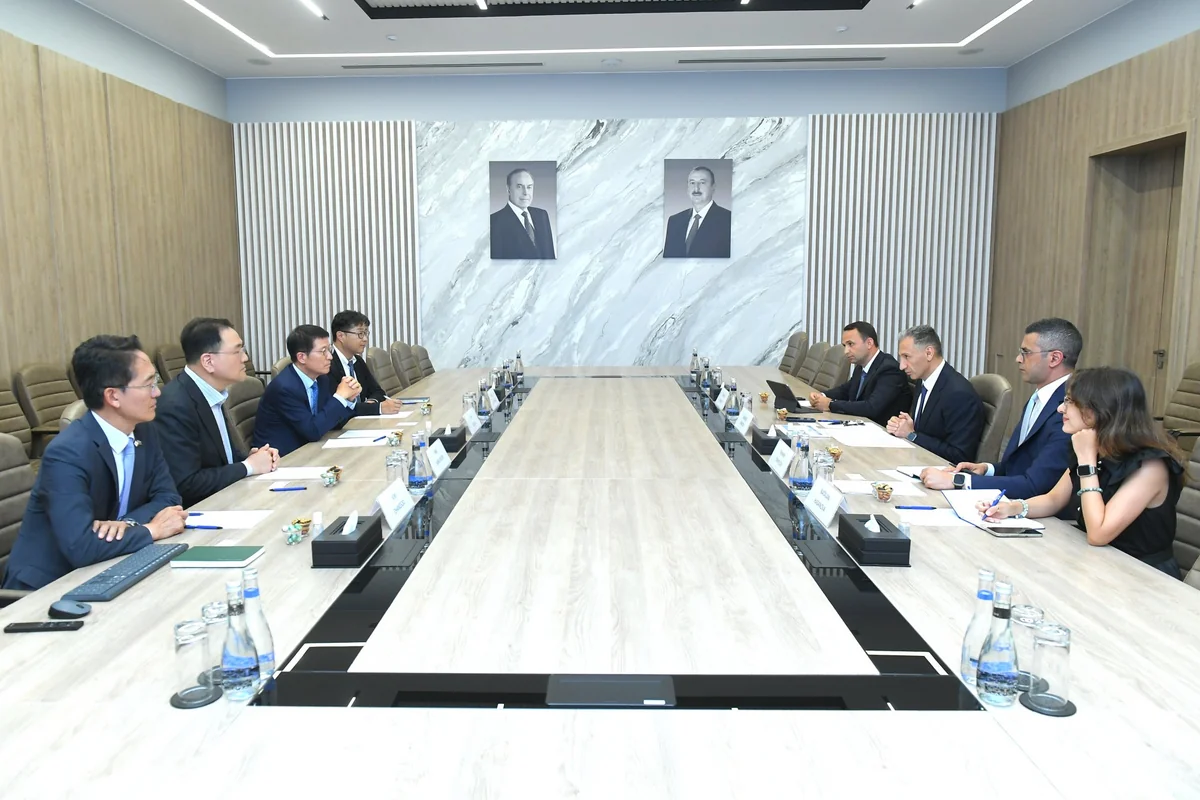 Azerbaijan, Samsung discuss creation of regional digital center