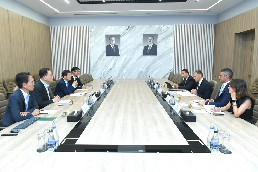 Azerbaijan, Samsung discuss creation of regional digital center