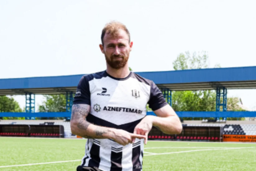 Karvan-Yevlax sabiq futbolçusu Ruslan Voronsovu heyətinə qatıb