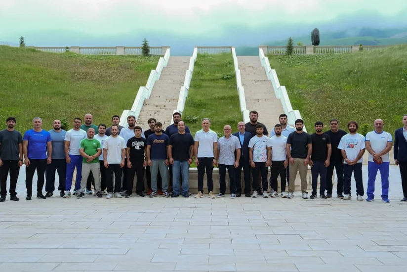 Rəşad Nəbiyev Qusarda təlim-məşq toplanışı keçən cüdoçularla görüşüb
