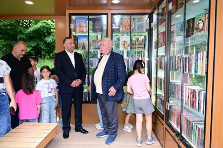 Şuşada Kitab dayanacağı istifadəyə verilib