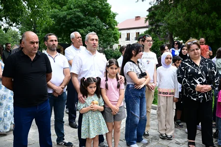 Şuşada Kitab dayanacağı istifadəyə verilib