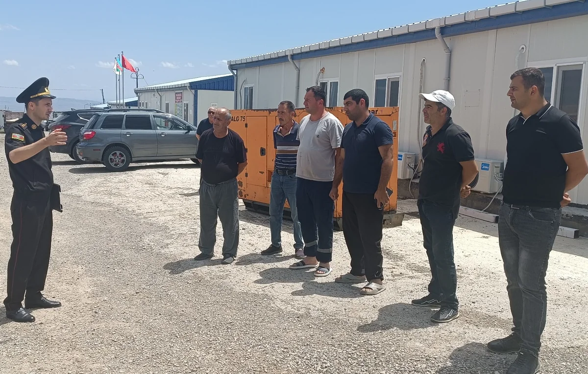 FHN azad olunmuş ərazilərdə yanğın təhlükəsizliyi ilə maarifləndirmə işi aparıb