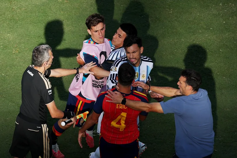 FIFA Argentina millisinin futbolçularının finaldan sonrakı davranışları ilə bağlı araşdırma başladıb