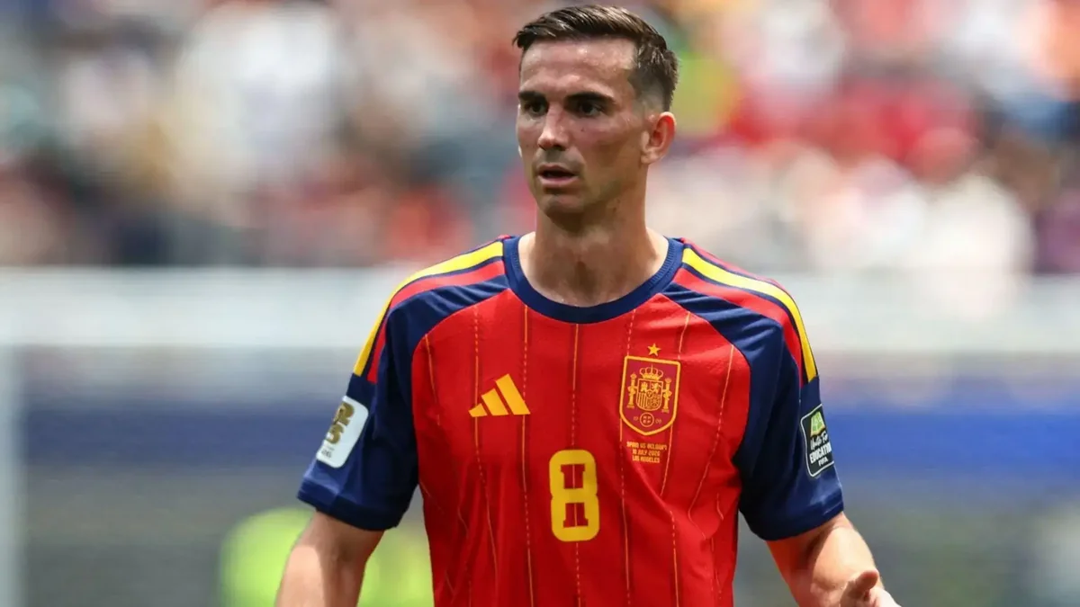 Fabian Ruis eyni mövsümdə mundialı və UEFA Çempionlar Liqasını qazanan 10-cu futbolçu olub