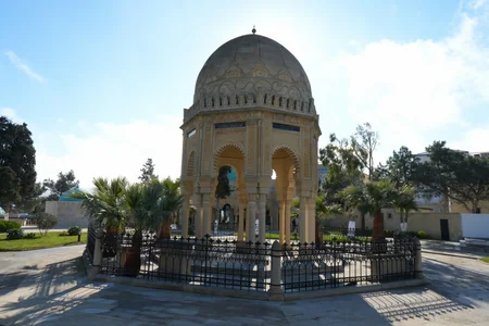 Ramin Məmmədov Mərdəkan və Buzovnadakı tarixi dini abidələrdə olub