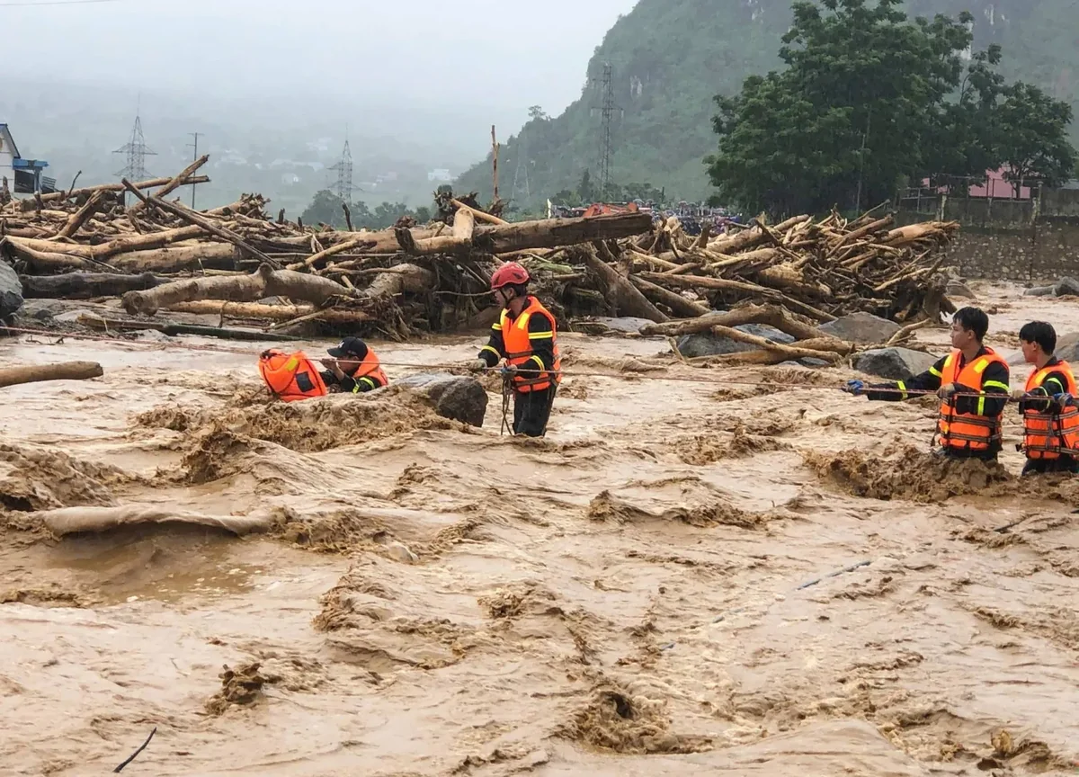 Death toll from floods, landslides in Vietnam rises to five