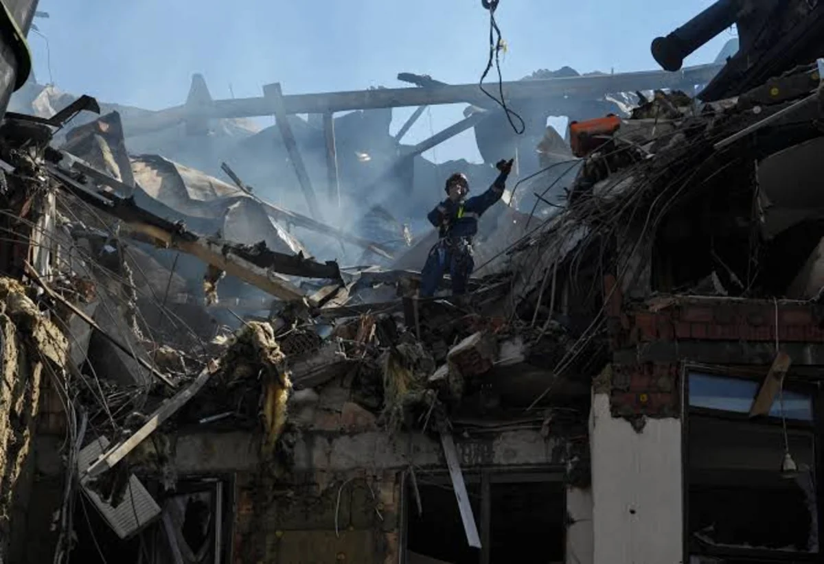 Russian strikes on Kherson and Zaporizhzhia kill five, injure over 60