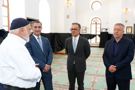 Ramin Məmmədov Mərdəkan və Buzovnadakı tarixi dini abidələrdə olub