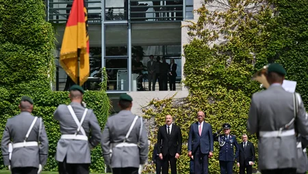 Berlində İlham Əliyevin rəsmi qarşılanma mərasimi olub