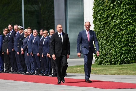 Berlində İlham Əliyevin rəsmi qarşılanma mərasimi olub