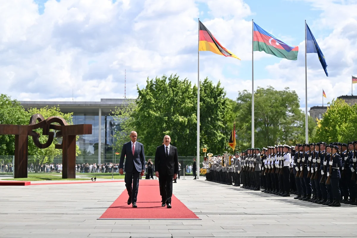 Berlində İlham Əliyevin rəsmi qarşılanma mərasimi olub