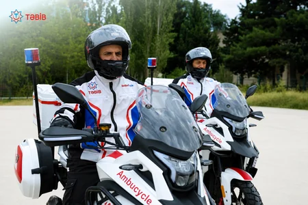 Azərbaycanda ilk dəfə motosikletlər təcili tibbi yardım xidmətinə cəlb olunub