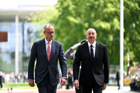 Berlində İlham Əliyevin rəsmi qarşılanma mərasimi olub