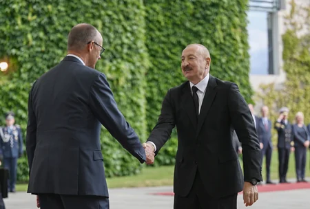 Berlində İlham Əliyevin rəsmi qarşılanma mərasimi olub