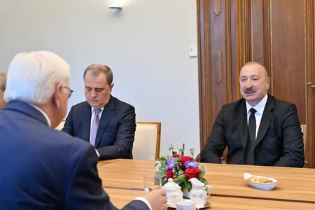 Azərbaycan və Almaniya prezidentlərinin geniş tərkibdə görüşü olub