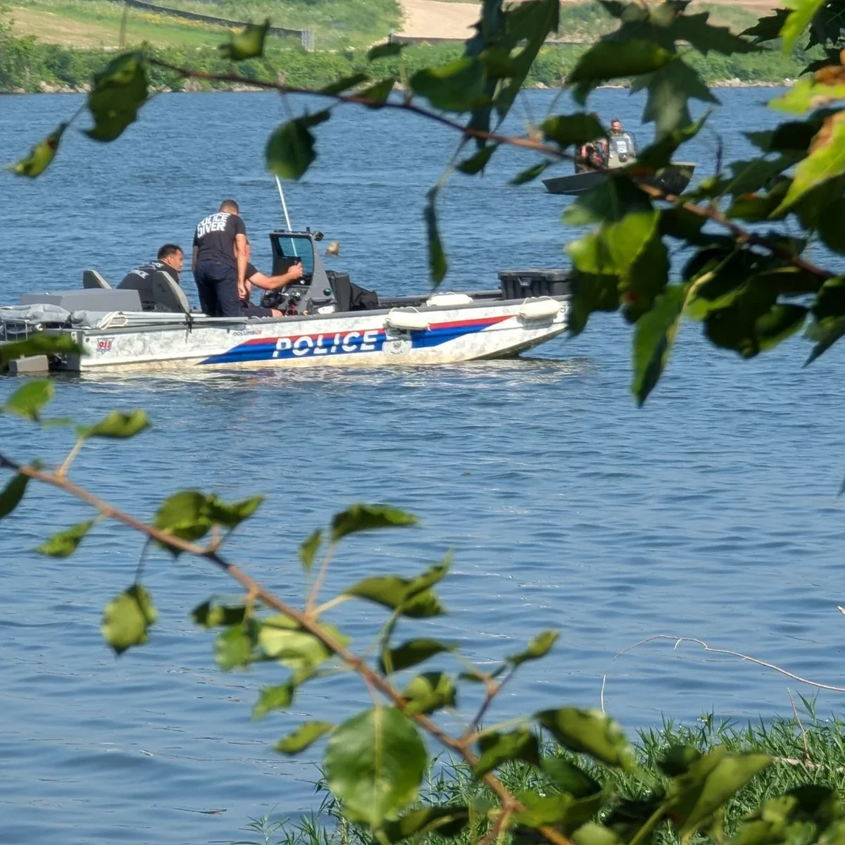 5 dead after attempt to help struggling swimmer in Ohio river
