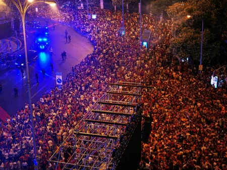 Madrid küçələrində təxminən bir milyon nəfər İspaniya millisinin qələbəsini bayram edib