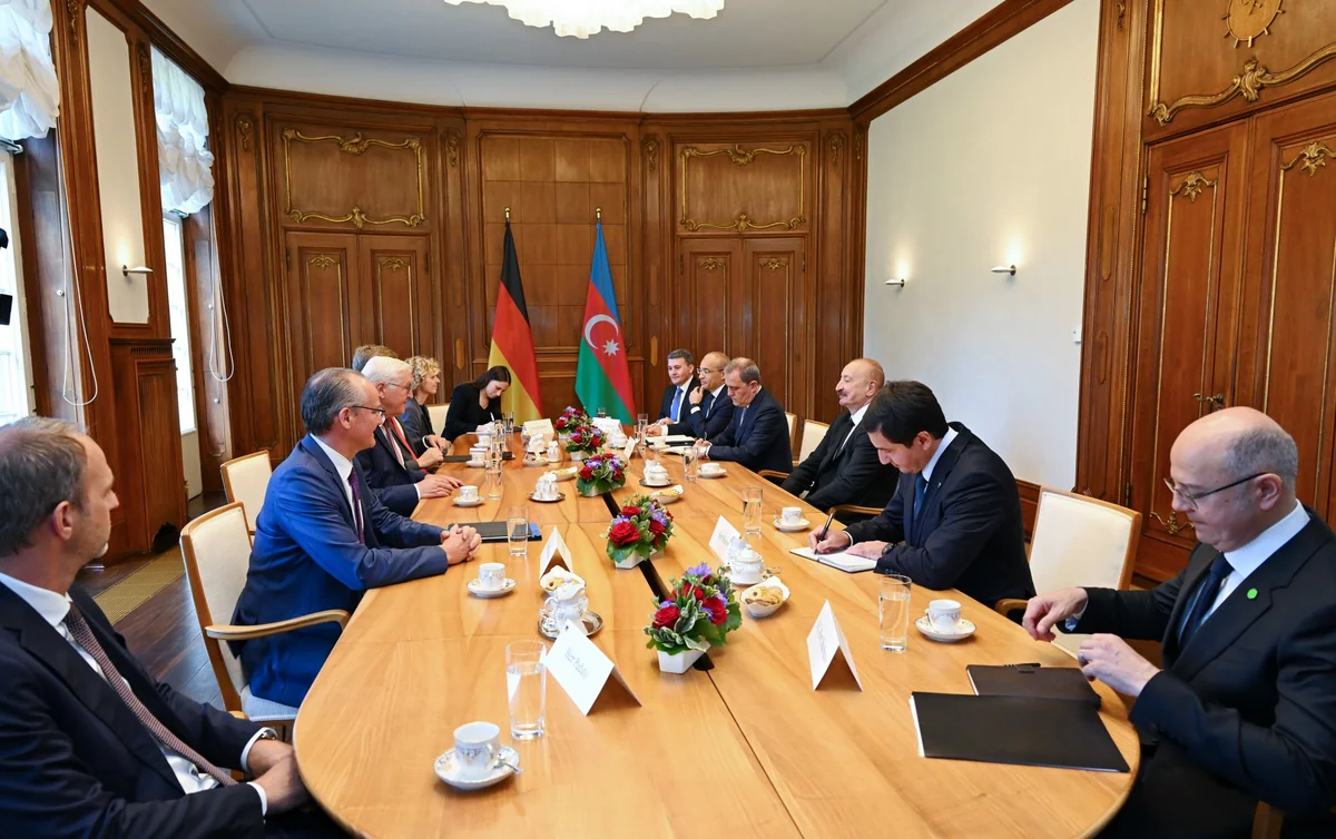 Presidents of Azerbaijan and Germany hold expanded meeting