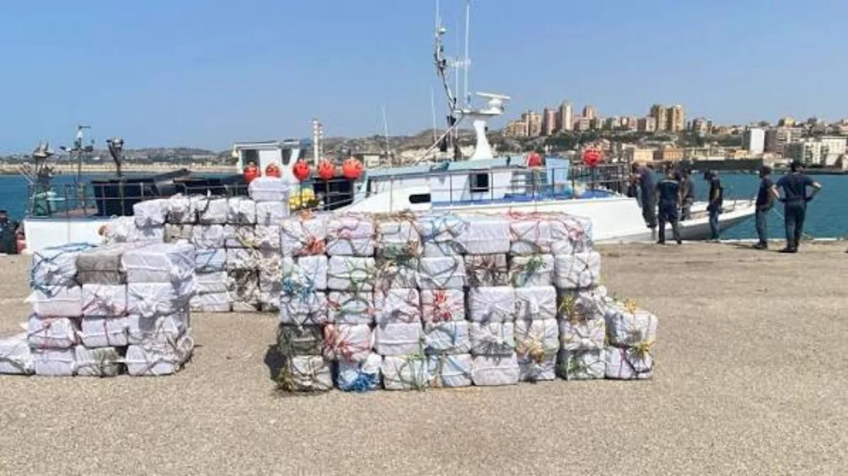 В Италии в ходе крупной операции изъяли почти 800 кг кокаина на сумму 250 млн евро