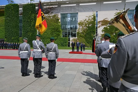 Berlində İlham Əliyevin rəsmi qarşılanma mərasimi olub