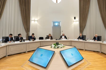 Azerbaijan, PowerChina explore solar, wind energy projects