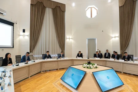Azerbaijan, PowerChina explore solar, wind energy projects