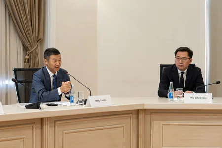 Azerbaijan, PowerChina explore solar, wind energy projects